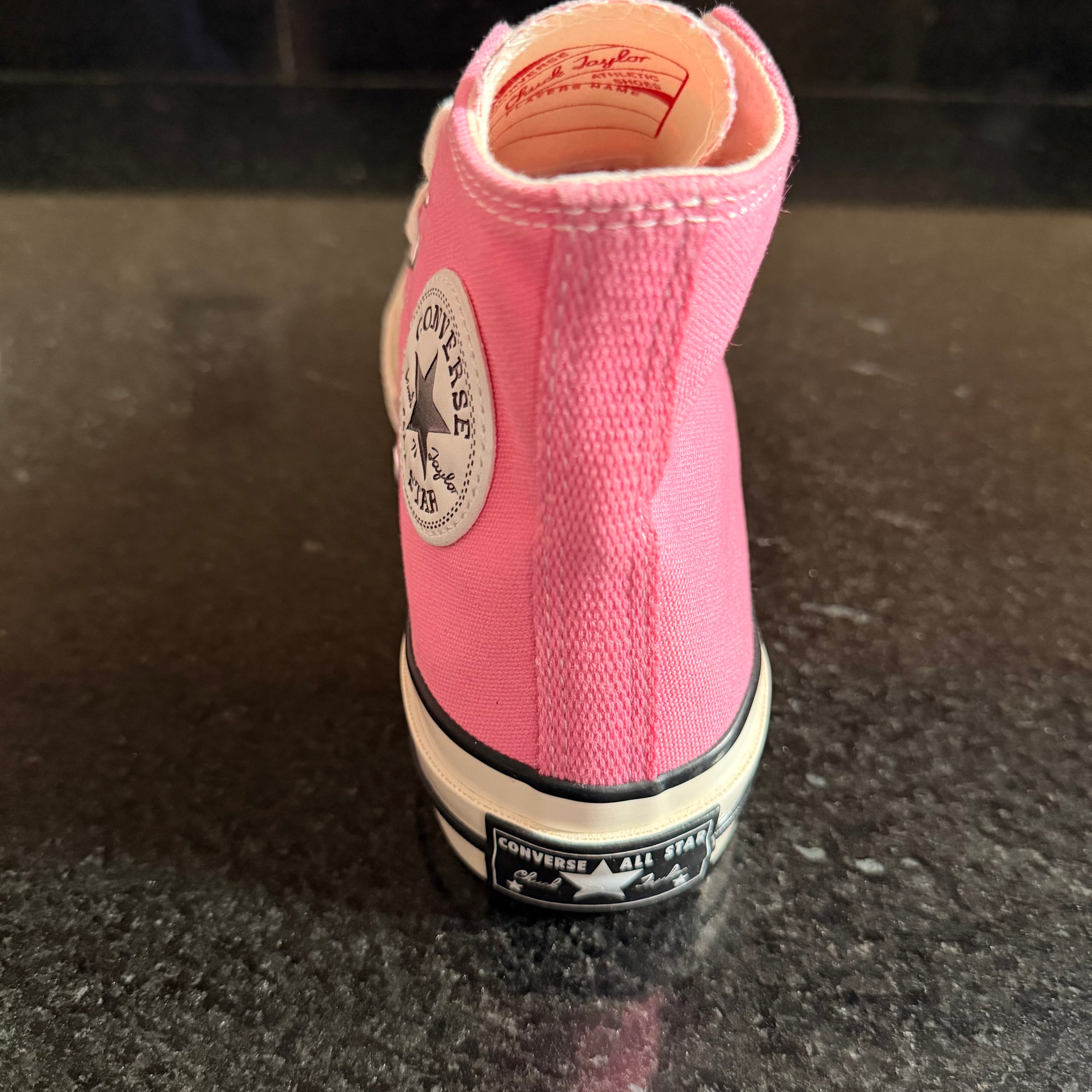 Converse Pink