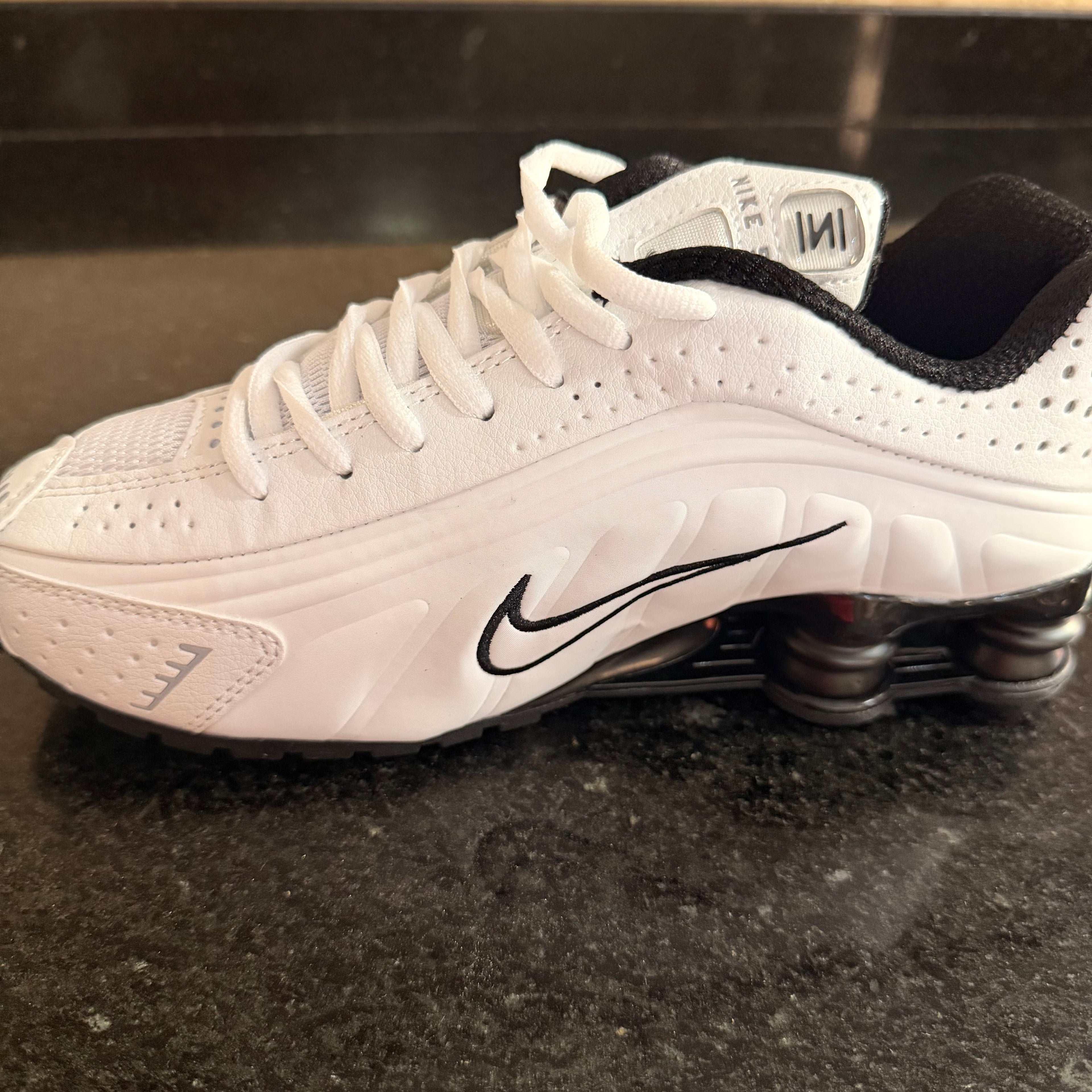 Shox R4 White