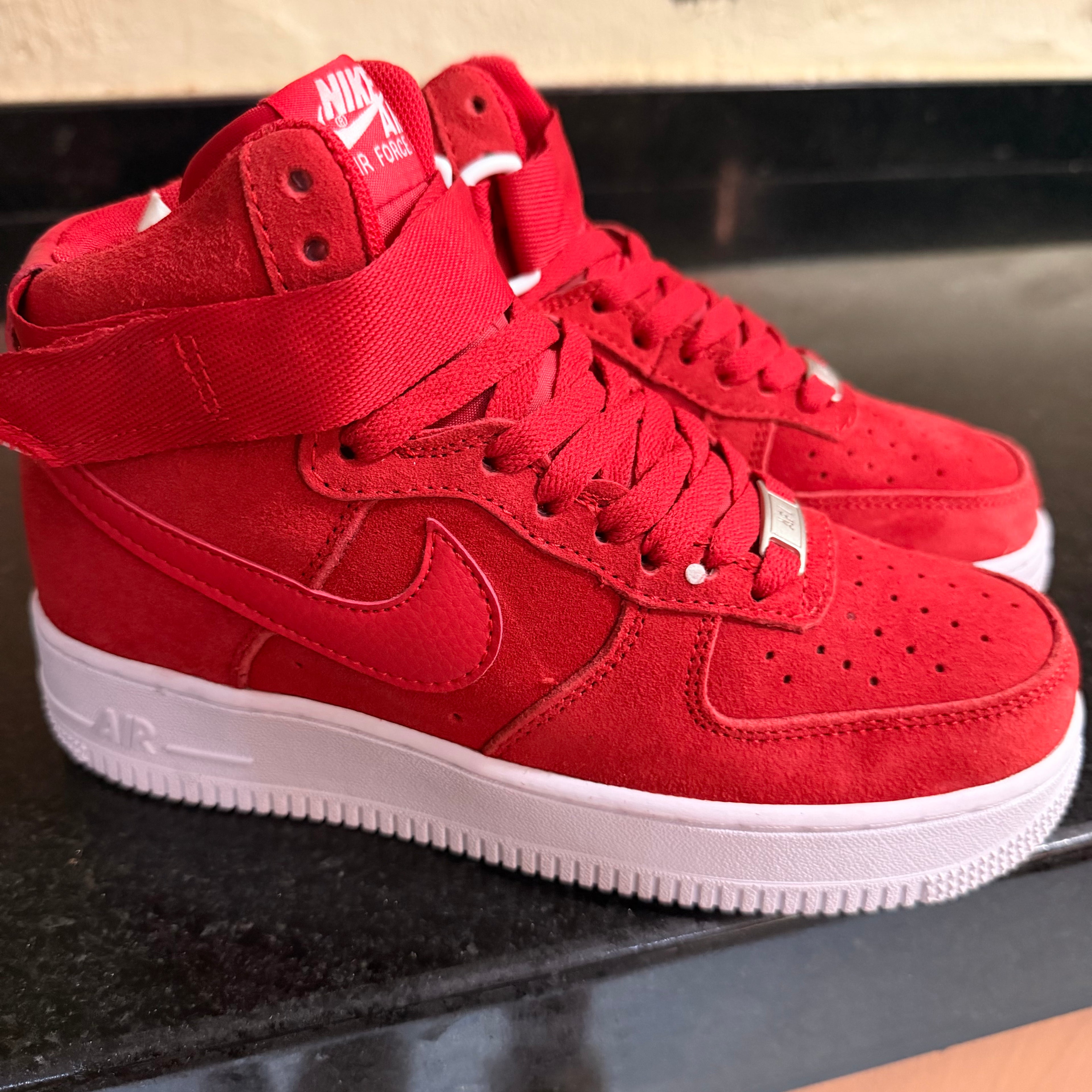 AF1 Mid Suede Red