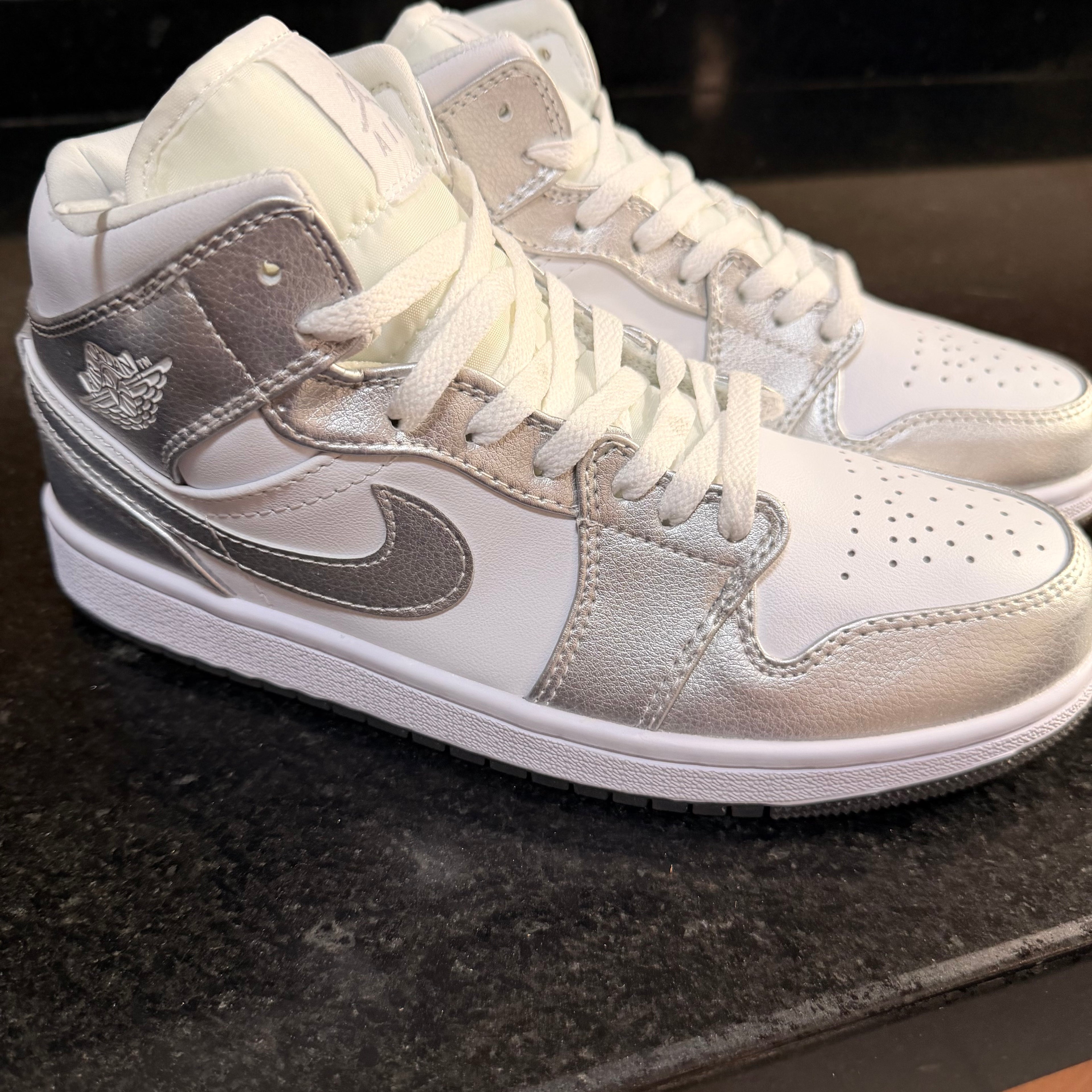 Jordan 1 Low plata (copia 3)