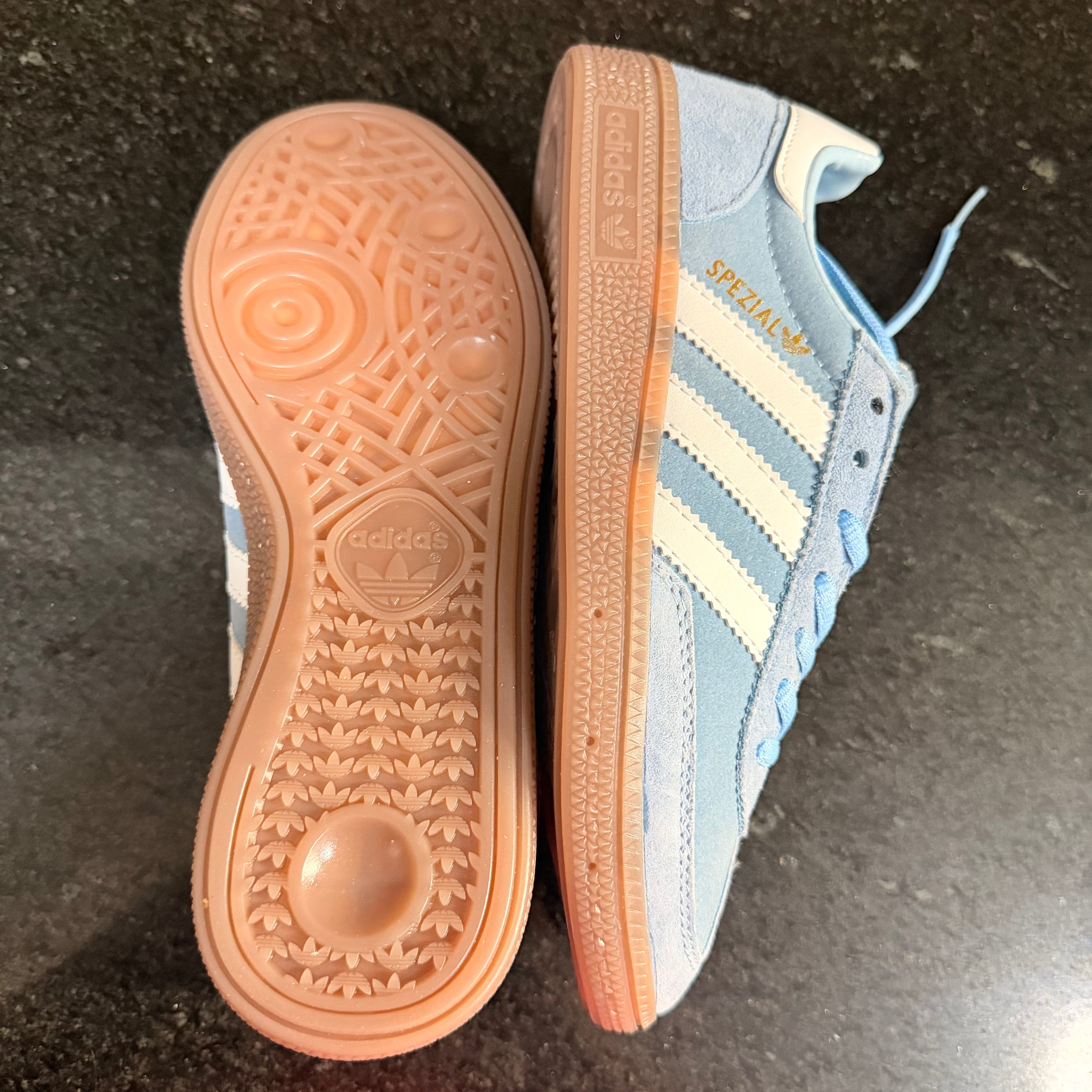 Spezial Light Blue