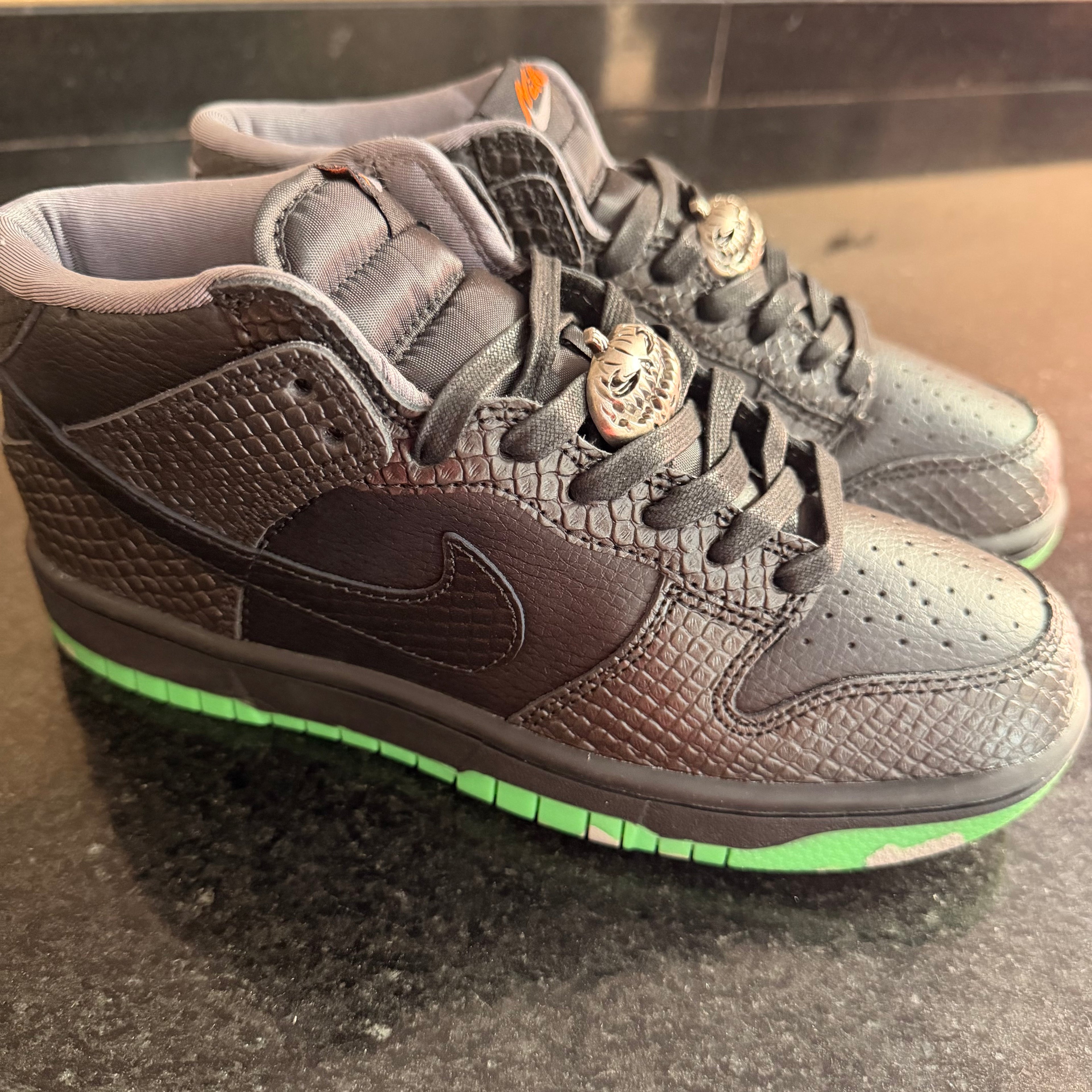 Dunk Mid Halloween