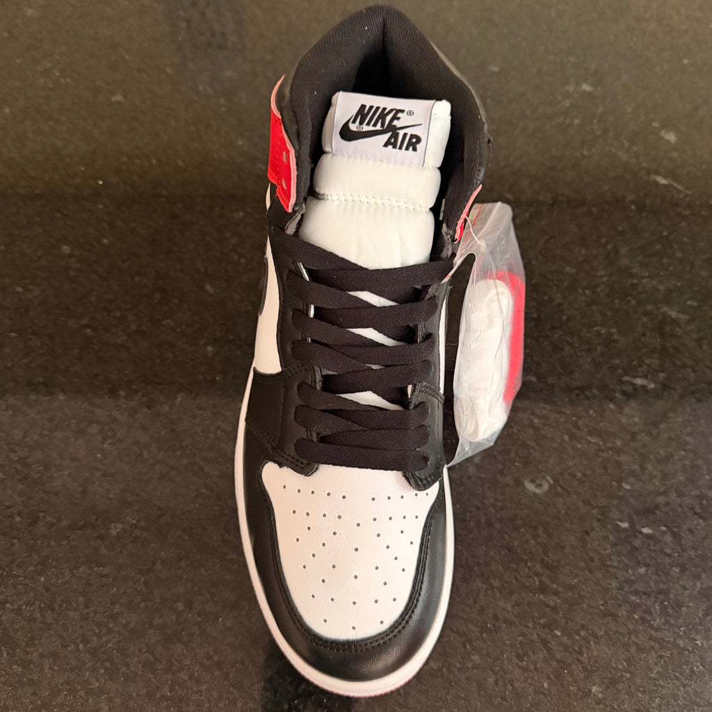 Jordan 1 Black Toe