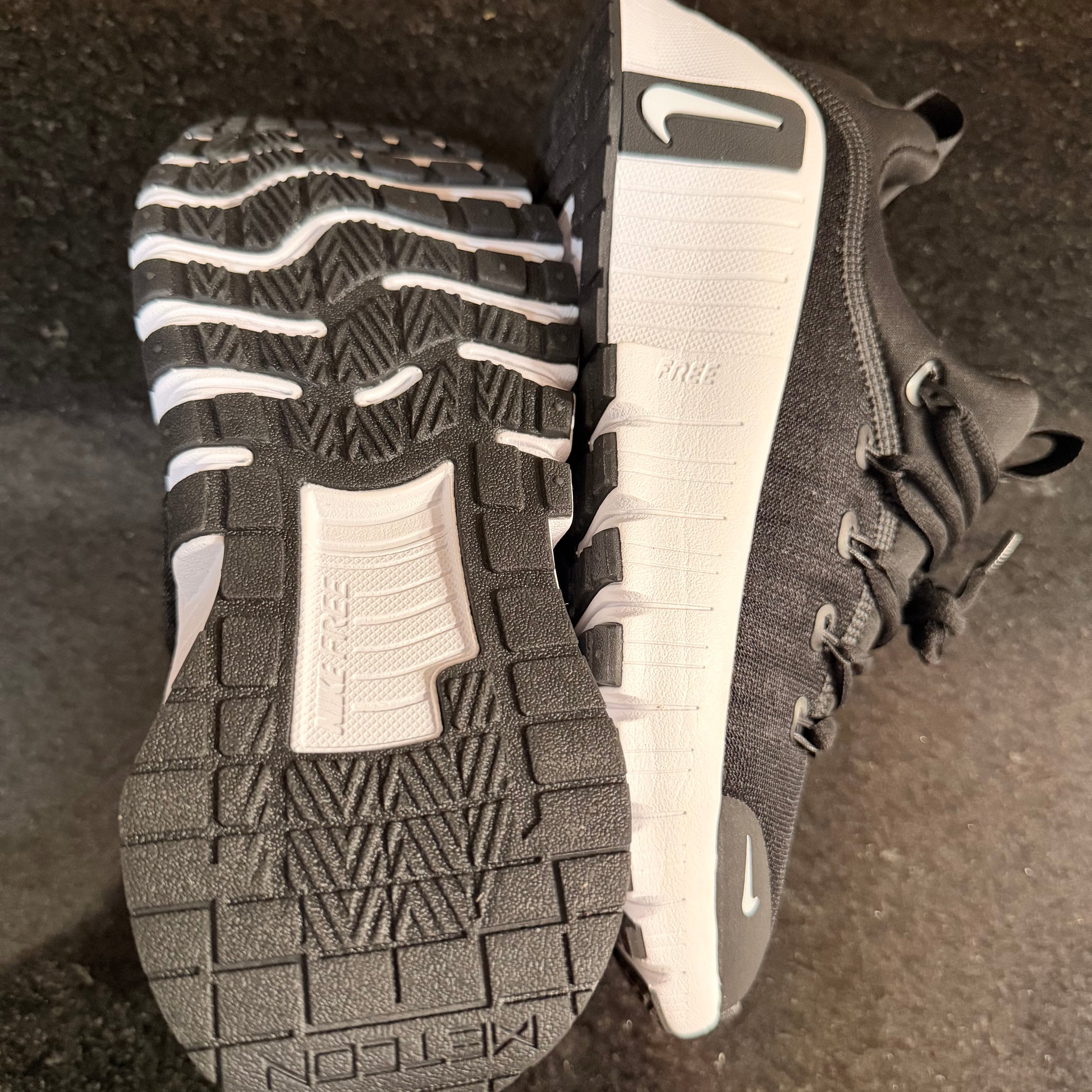 Metcon Black & White