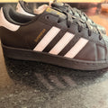 Superstar Black & White