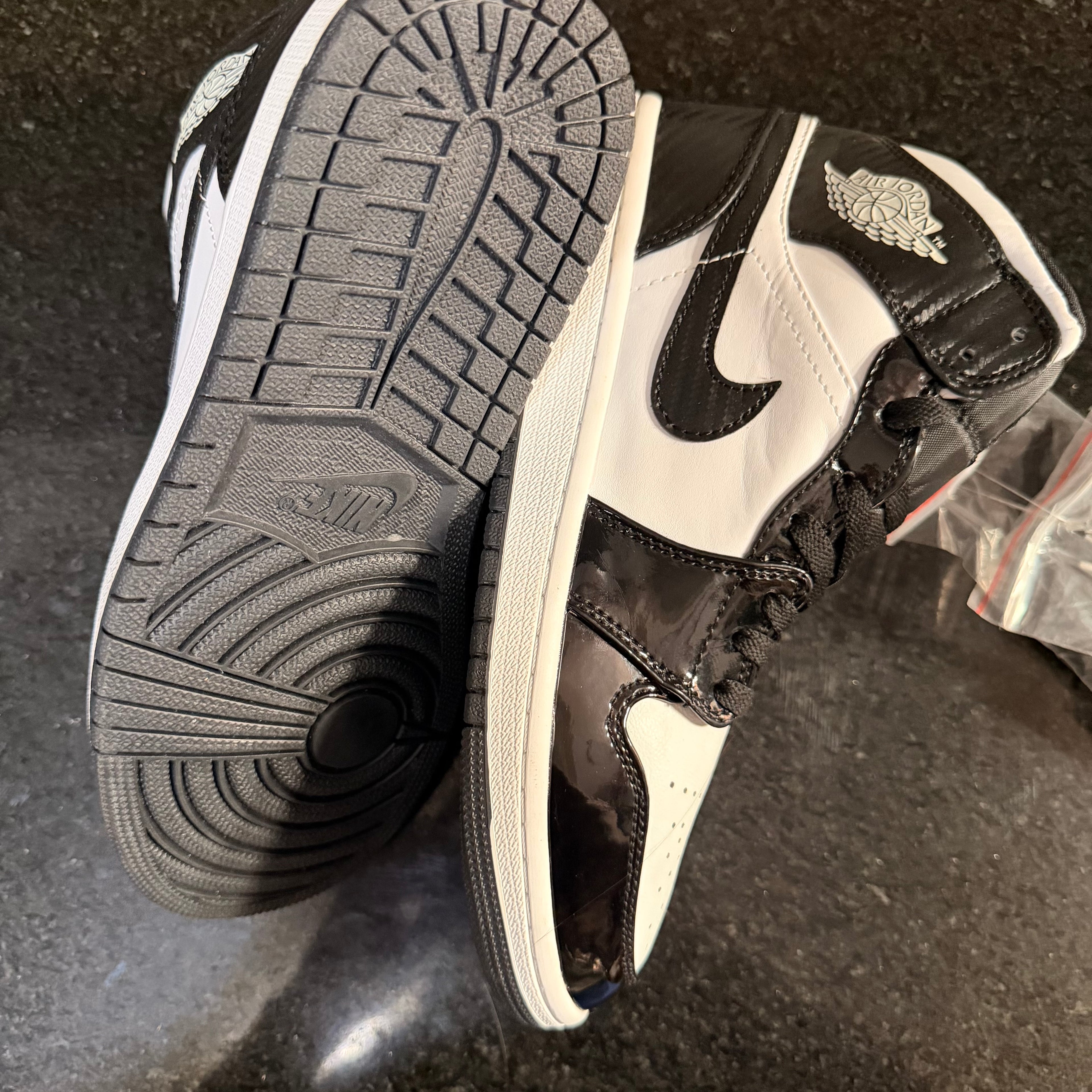 Jordan 1 Low Panda charol (copia 5)