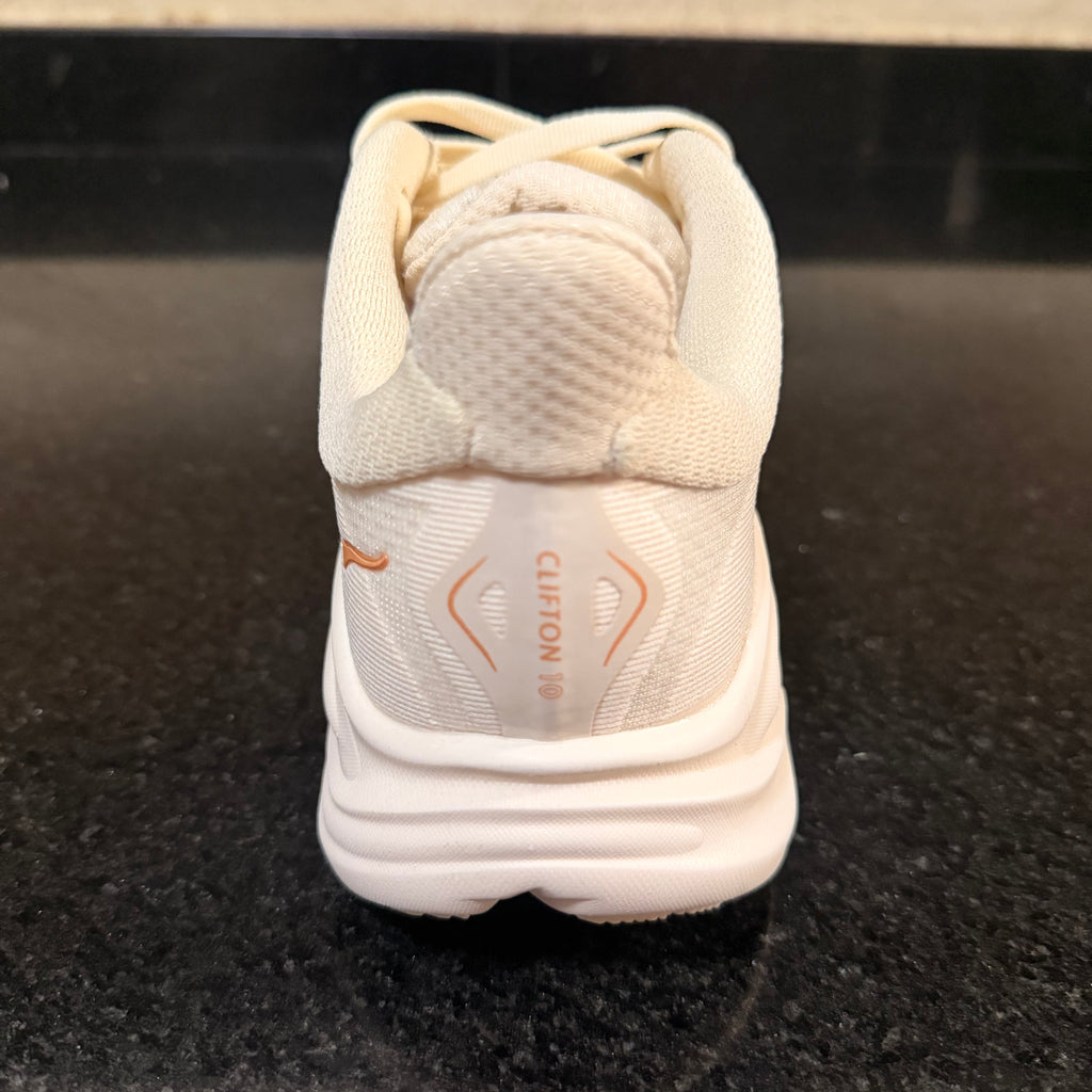 Hoka Clifton 10 beige  CON CAJA