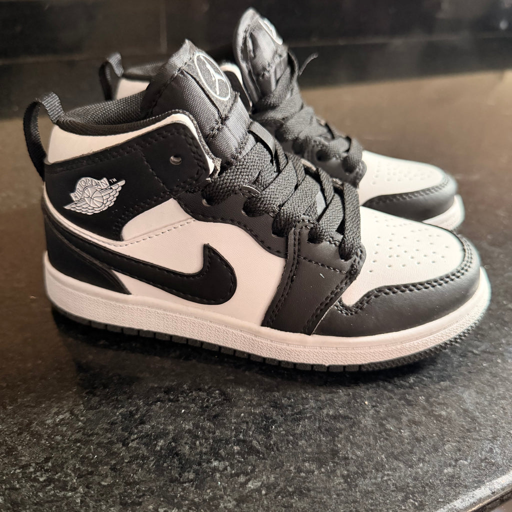 Jordan 1 Low Panda (copia 8)