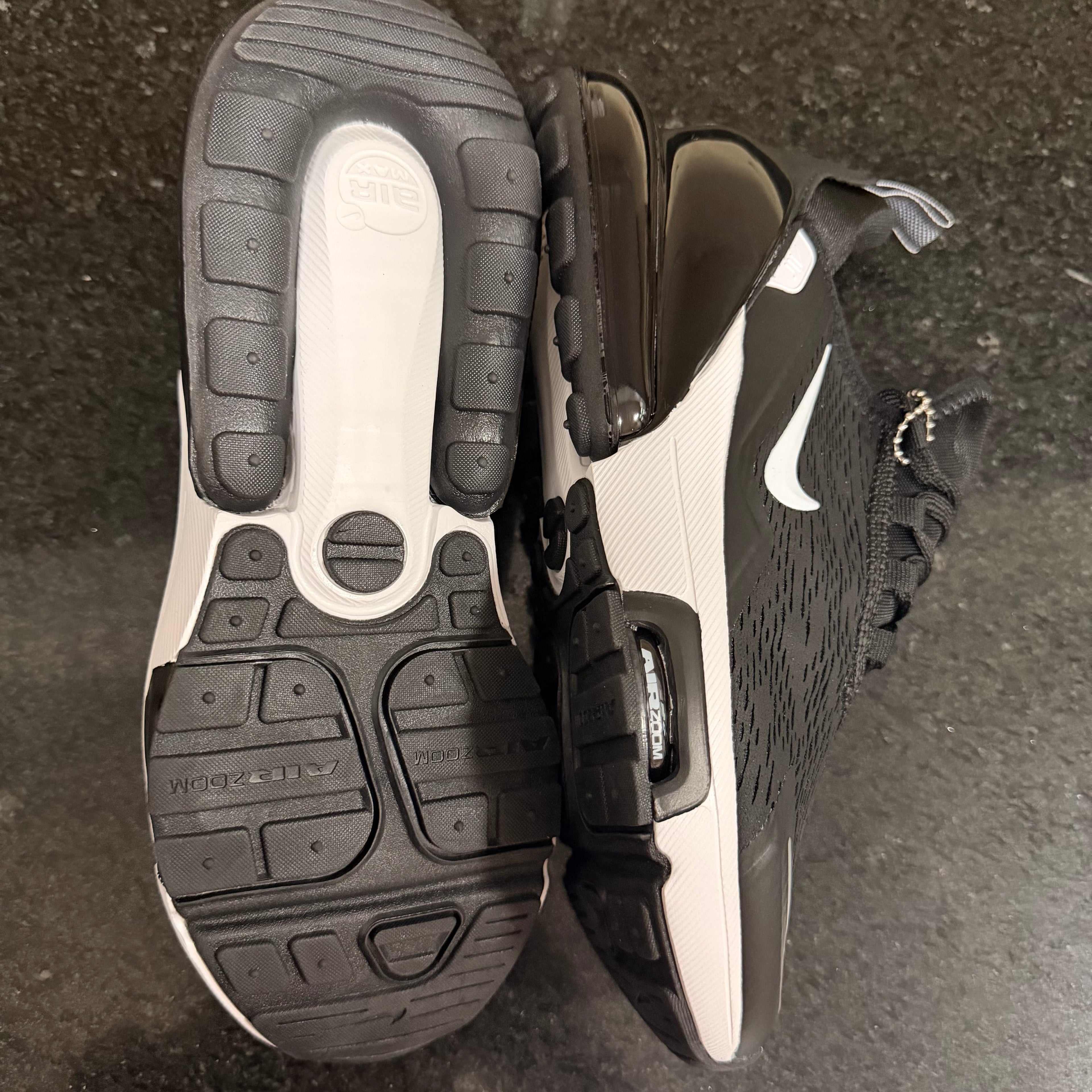 270 Premium Black & White